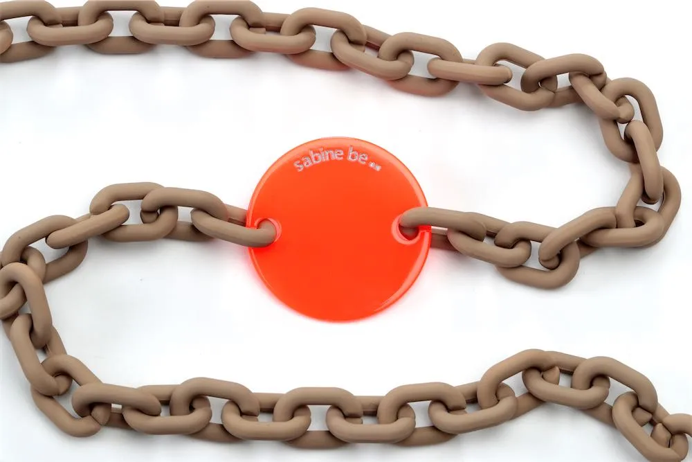 be addict necklace set